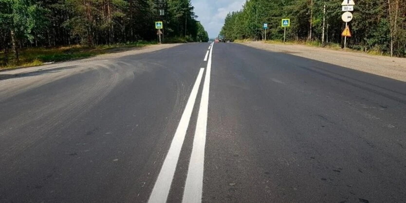Подвійна суцільна лінія